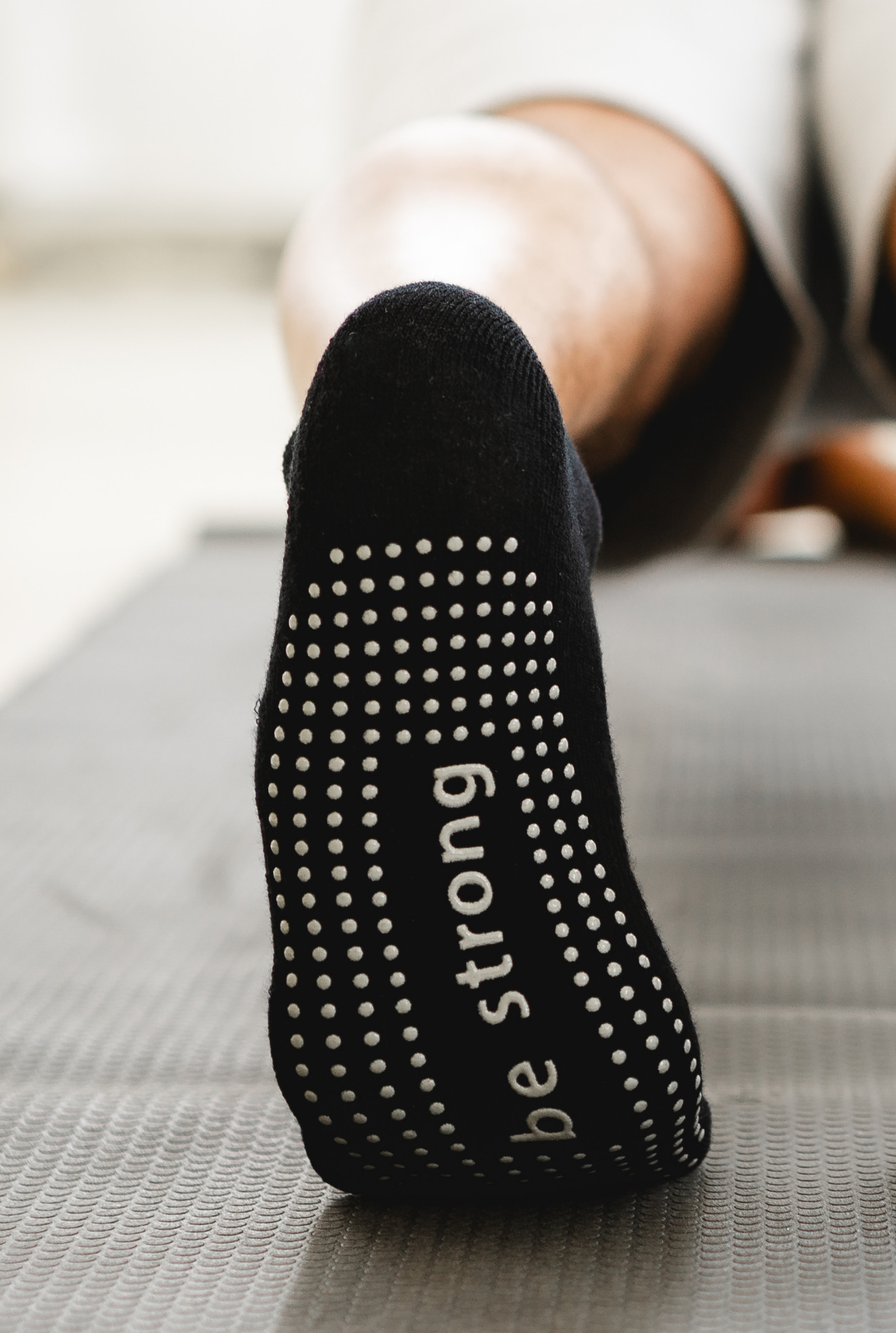 Mens Be Strong Grip Socks (Black/Slate)