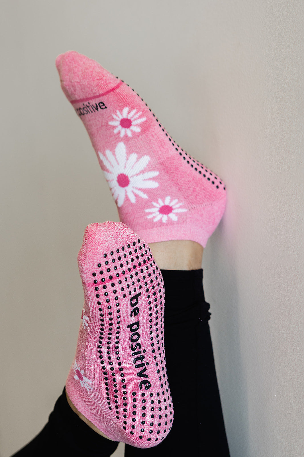 Be Postive Blossom Grip Socks (Mauve)