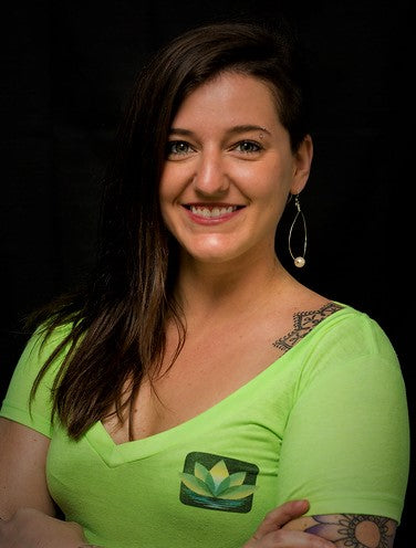 Meet Dr. Lynsi Lewis: The West Coast Practitioner Offering All the Best From Traditional Chinese Medicine