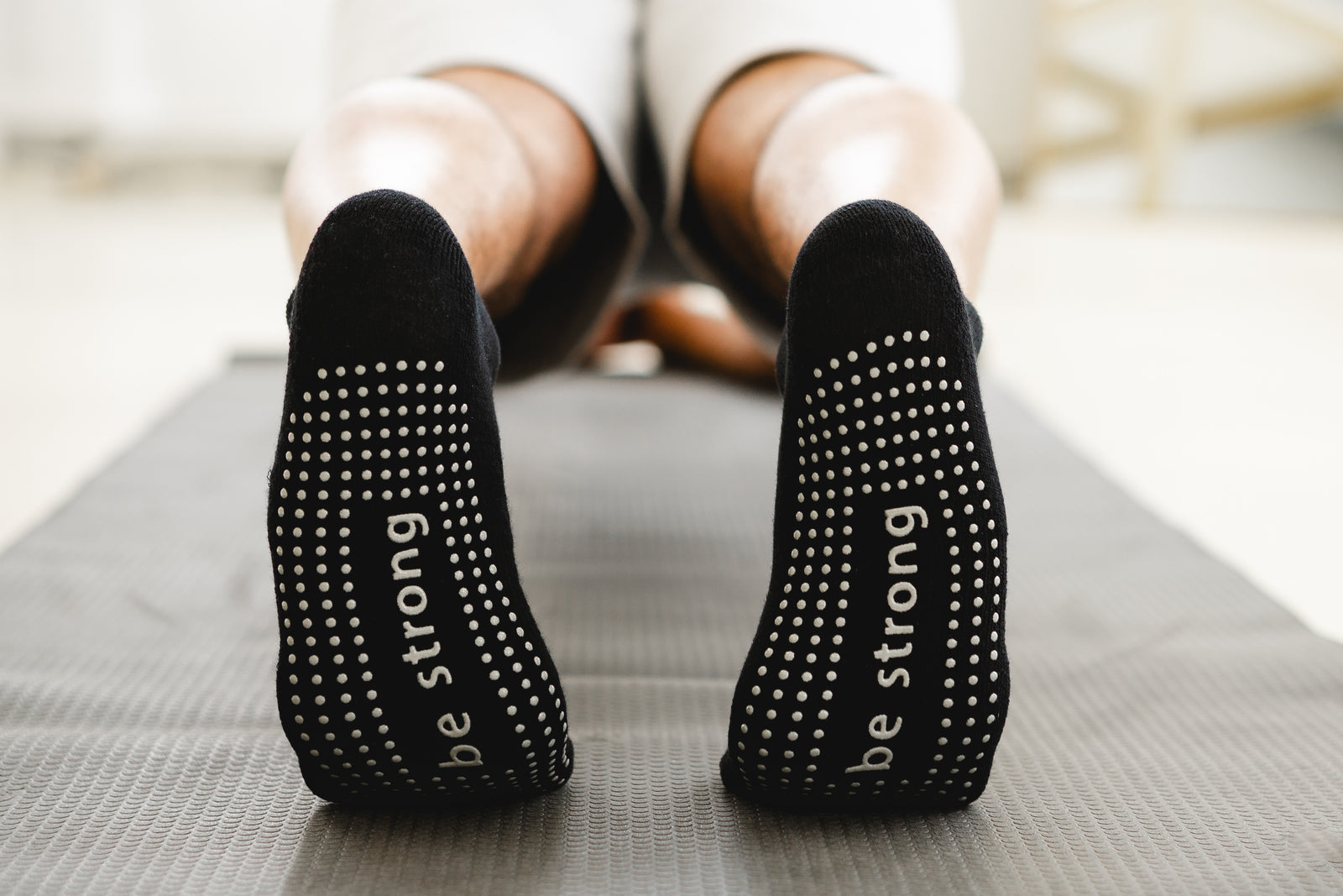 Mens Be Strong Grip Socks (Black/Slate)