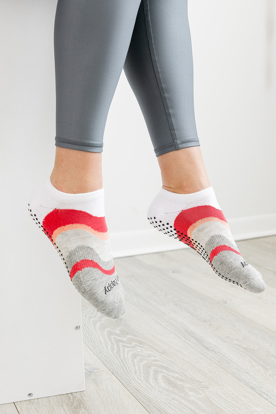Be Happy Whimsy Grip Socks (Kiss)