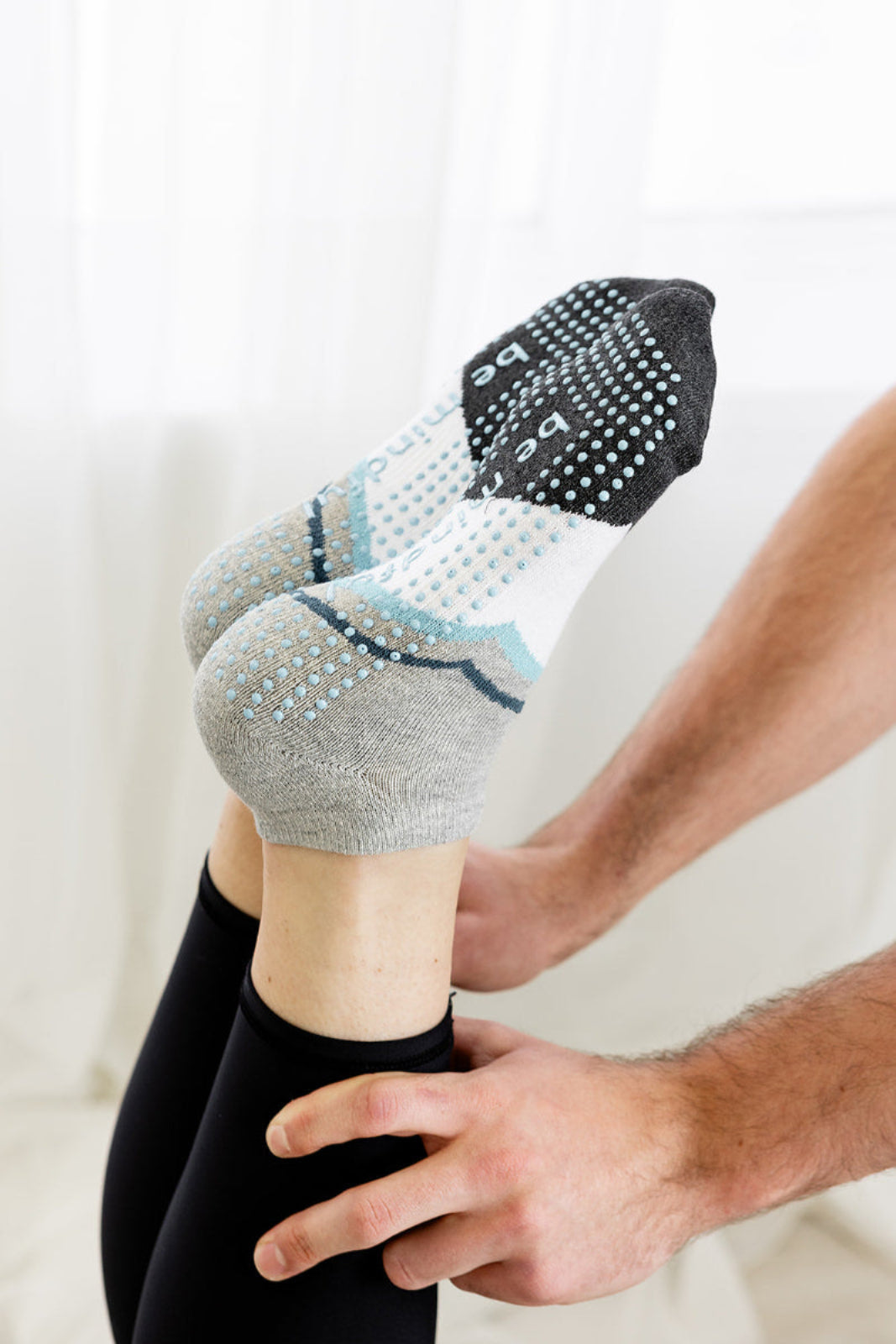 Be Mindful Laila Grip Socks (Island)