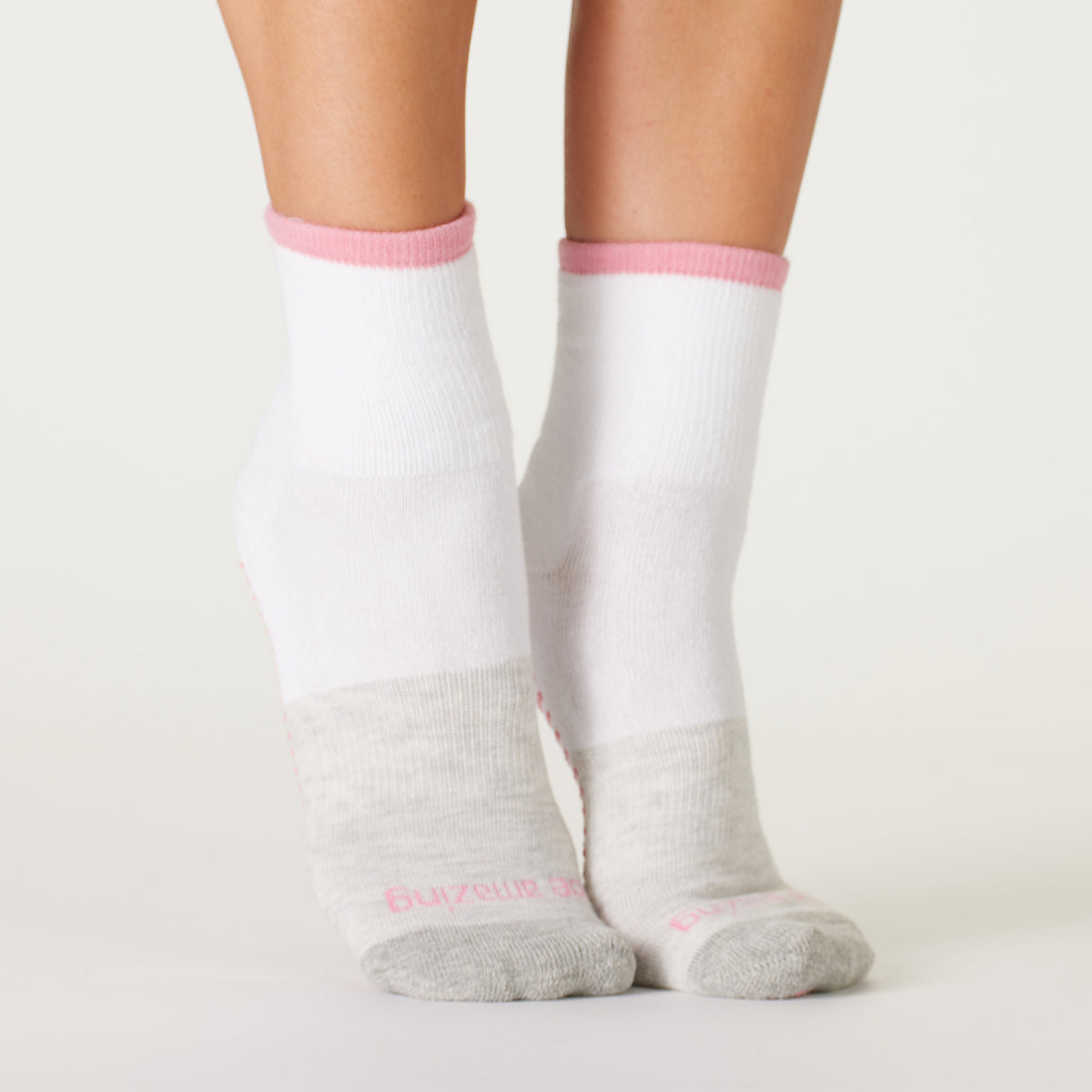 Short Crew Be Amazing Grip Socks (White/Flamingo)