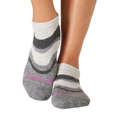 Be Fearless Whimsy Grip Socks (Cascade)