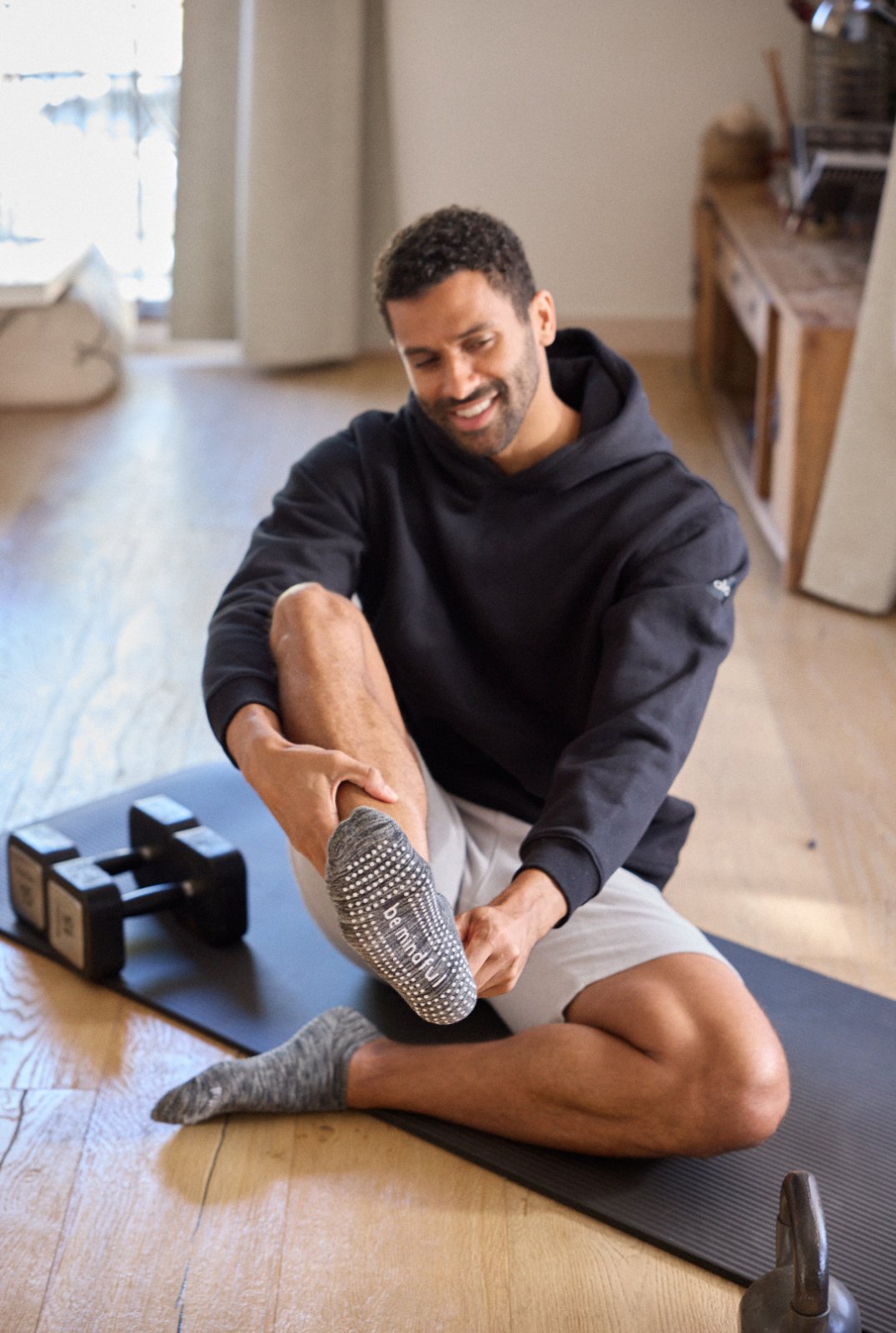 Mens Be Mindful Marbled Grip Socks (Drums)