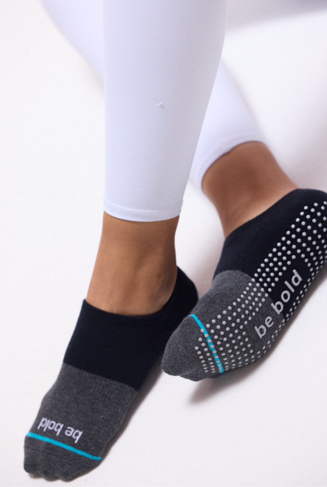 **No Show** Be Bold Quinn Grip Socks (Sparrow)