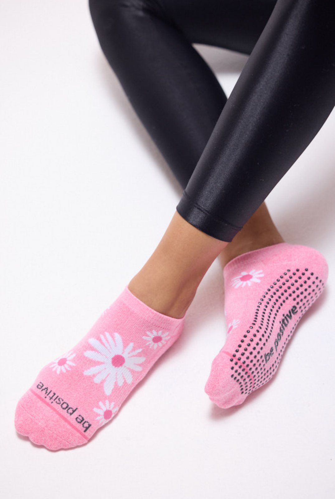 Be Positive Blossom Grip Socks (Mauve)