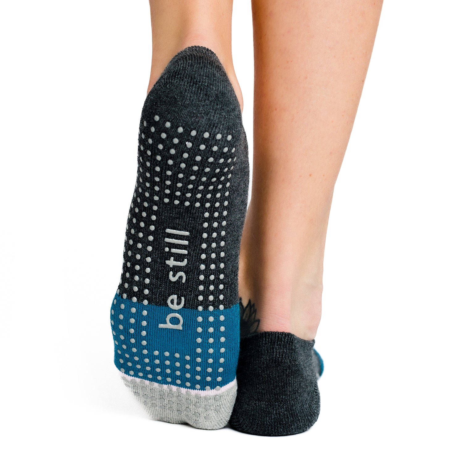 **No Show** Be Still Grip Socks (Wave)