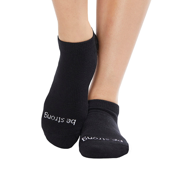 be strong grip socks black/white, sticky be socks, best grip socks, best grippy socks, best yoga socks, best pilates socks