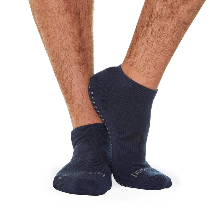 mens be focused grip socks navy/grey, sticky be socks, best grip socks, best grippy socks, best yoga socks, best pilates socks